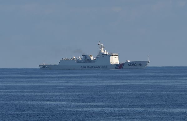 2019年5月14日，中国海岸警卫队船只出现在南海士嘉堡浅滩附近。