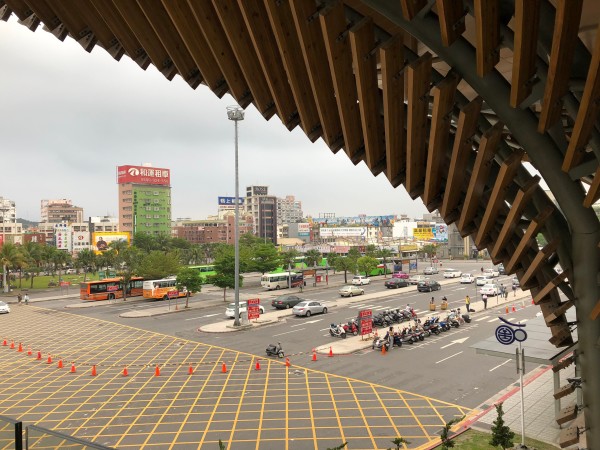 從花蓮車站俯瞰花蓮市區。