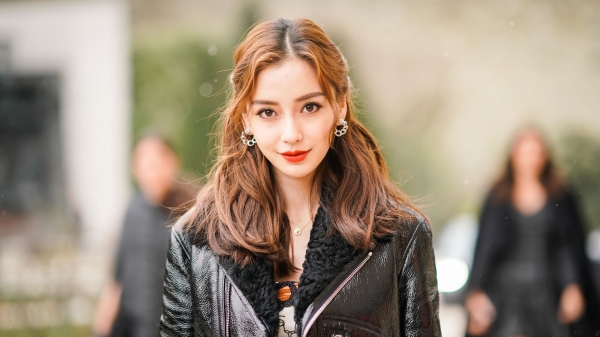 杨颖（Angelababy）巴黎时装周女装2018/2019秋冬期间在法国巴黎
