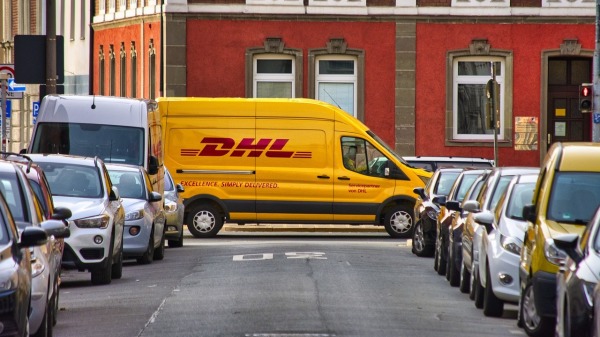 DHL 郵遞公司