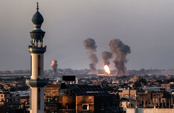 2021年5月12日，以色列定点空袭了哈马斯高级成员的住所。