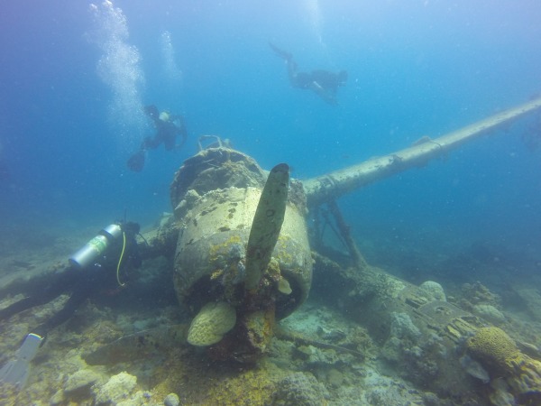 海底飛機殘骸