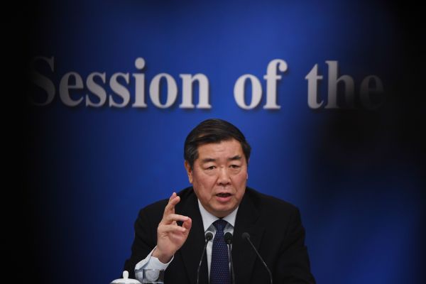 现任中国国家发改委主任何立峰可能在明年接替“经济沙皇”刘鹤。（图片来源：GREG BAKER/AFP via Getty Images）