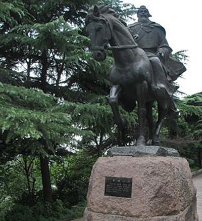 曹操雕像在湖北省武汉市。