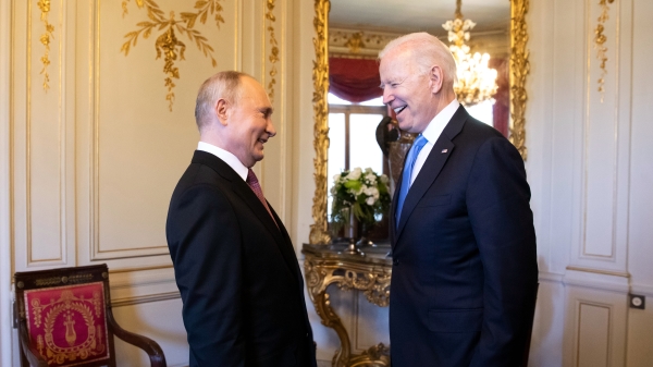 圖為2021年6月16日，拜登（右）和普京在瑞士日內瓦會面，舉行美俄峰會。