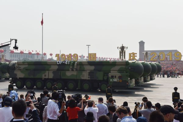 2019年10月1日，中共展示DF-41洲际弹道导弹。