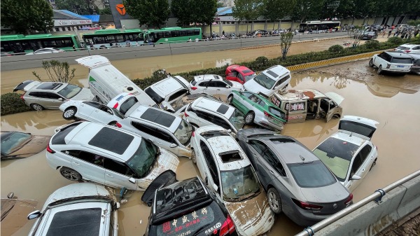 2021年7月21日，中国河南省郑州市遭遇暴雨袭击之后情景。