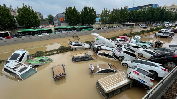 2021年7月21日，河南省郑州市遭遇暴雨袭击之后情景。