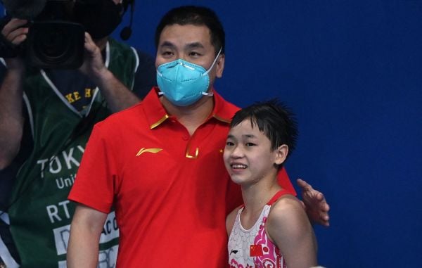 14岁女孩全红婵奥运夺金，贫穷促使她全心全力投入跳水