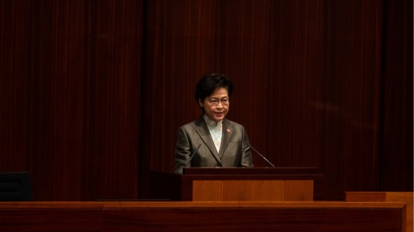 香港特首林郑月娥将发布任内最后一份施政报告。不过有调查指，指41%受访者对施政报告没有期望。（图片来源：Getty Images）