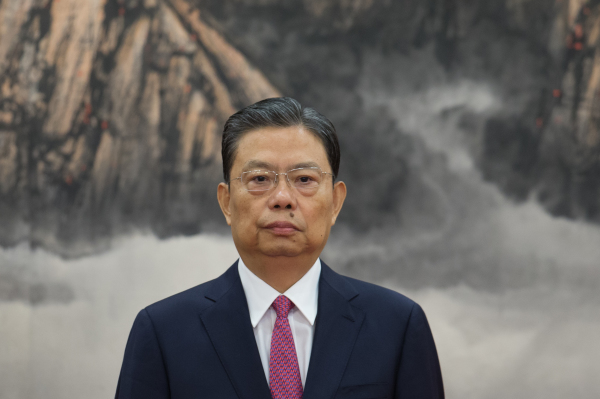 2017年10月25日，趙樂際在中共十九大上成為政治局常委後在媒體面前亮相。（圖片來源：Lintao Zhang/Getty Images）