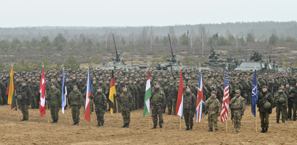 立陶宛士兵参与北约的“铁剑2014”军事演习。