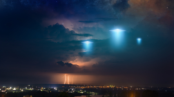 地球大气层出现的怪异光点可能是外星飞船。