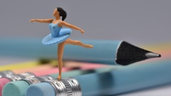 40年代中国发现“碳黑小人”只有1寸高(图)