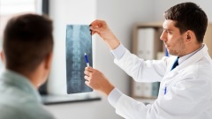 惊男子肺中竟长了一棵5厘米高的树(图)