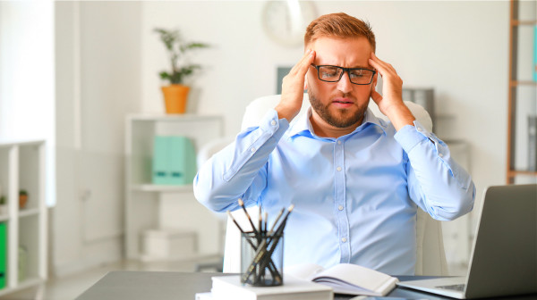 腦梗病患者大部分在發病前都會出現頭痛加重的情況，且越來越頻繁。