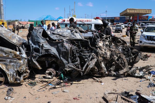 2019年12月28日，索马里摩加迪沙发生汽车炸弹袭击，造成数十人死亡。