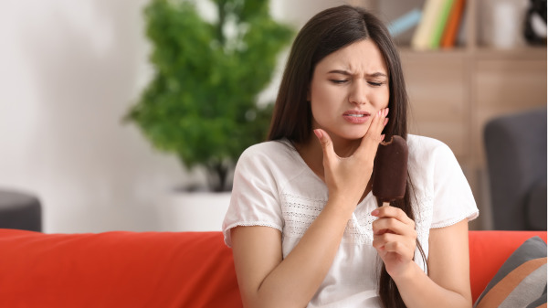 三叉神经痛是一种出现在脸上的阵发性疼痛，也有些患者误以为是牙痛。