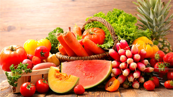 預防血栓要注意飲食清淡，多吃蔬菜、水果，補充優質蛋白等。