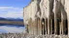 美國湖岸的神秘石柱群之謎(視頻)