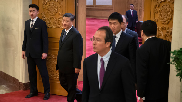 2020年1月6日，習近平在北京大會堂迎賓。