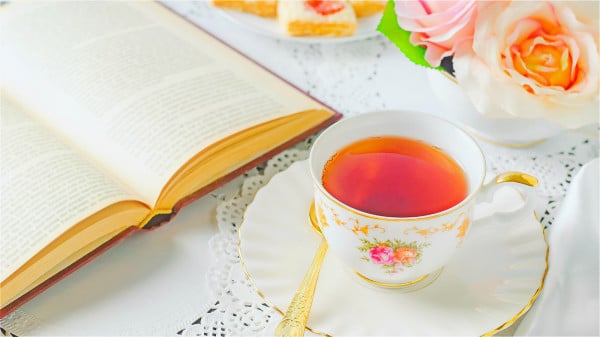 喝茶最好是現泡現喝，不要喝放置時間過久的隔夜茶。