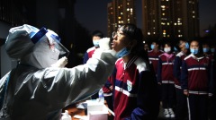 疫情告急中国多地发通知禁师生外出(组图)