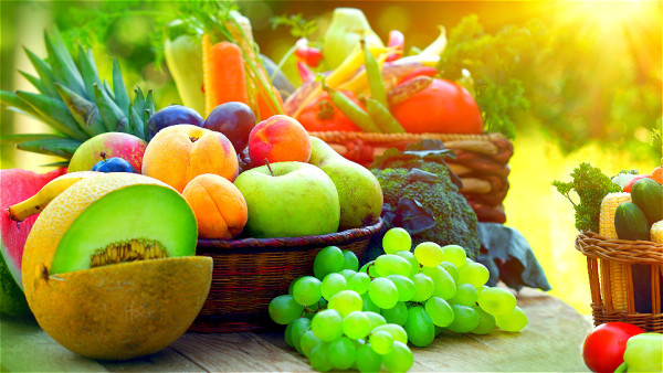 哈密瓜、木瓜、香蕉等都是“钾营养素密度”较高的品种，对补钾比较有利。
