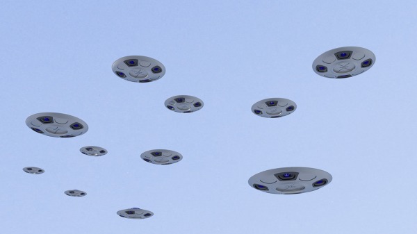 日本鹿儿岛市上空出现一群UFO互相追逐的画面。（示意图／图片来源：Adobe Stock）