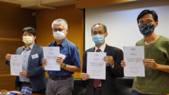 民研：逾半人信警方早知12人离港计划(视频)