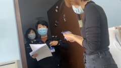 五中全会前王全璋夫妇再遭警察上门骚扰(图)
