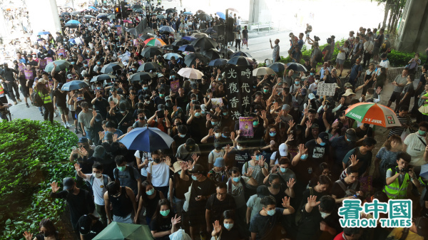 图为2019年9月21日当天，港人上街参与反送中“光复屯门”游行。（图片来源：庞大卫/看中国）