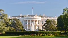 “龙婆”又命中预言美第45任总统染怪病(图)