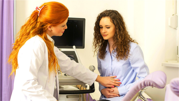 育齡女性如果出現下腹部疼痛，有可能是好幾種原因。