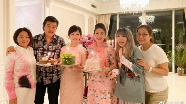 ​​​​​​​赵雅芝提前庆生，她的一众好友，包括女星王玉环、杨盼盼、吴宝玲等都到场祝贺。