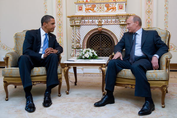 2009年7月7日，普京与奥巴马在莫斯科附近的诺沃·奥加里诺沃乡间住宅举行会晤。