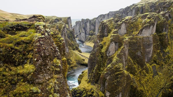 Fjaðrárgljúfur峡谷。（图片来源：Pixabay）