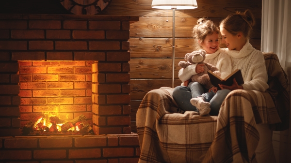 暖色系的灯光除了给人感觉家庭温暖之外，也可以提升宅运。