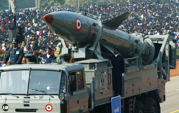 2006年1月26日，印度在新德里舉行的第57共和國日遊行期間展示的Prithvi短程導彈。
