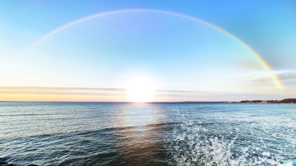 彩虹 大海 留白是生活的智慧