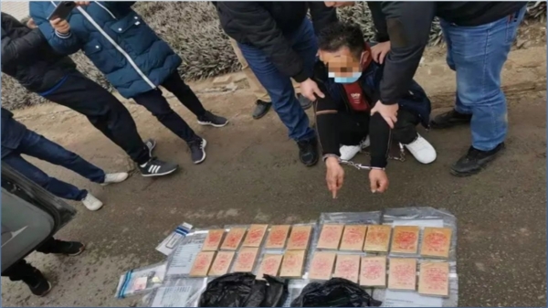 日前，广西防城港上思县爆发枪战，一名毒贩在被抓捕过程中向警察开枪（图片来源：网络）