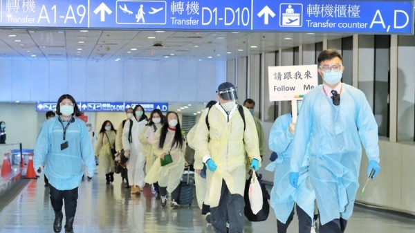 中央流行疫情指挥中心昨天宣布，台湾发现首例英国的武汉肺炎变种病毒，元旦起边境管制加严。变种与原来的有什么差异？是否更致命？又是如何进到台湾？资料照。