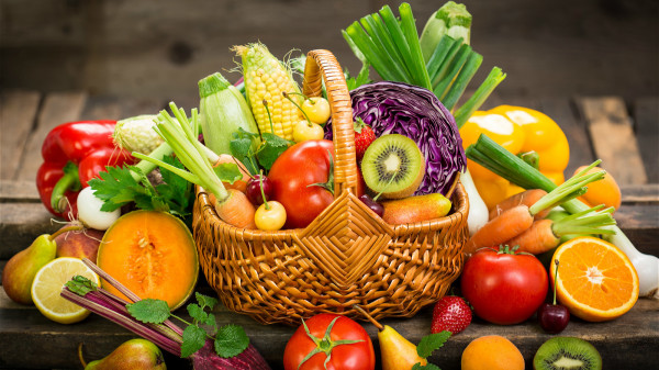 健康的生活方式，是多吃蔬果和纖維，不要讓有毒物質進入身體。