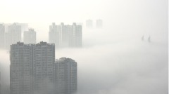 中國多地近期霧霾嚴重成都臘肉背鍋(圖)