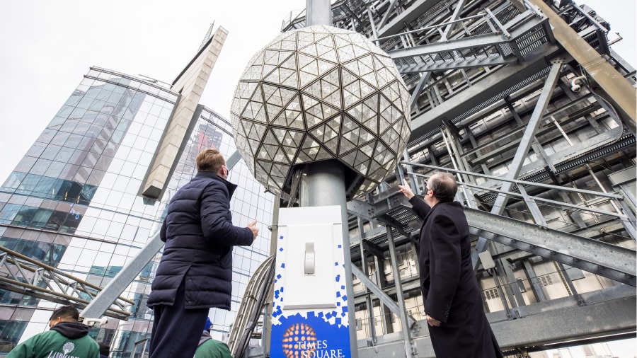 2020年12月30日，纽约时代广场跨年活动的水晶球在测试中。（图片来源：Arturo Holmes/Getty Images）