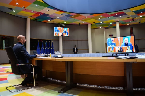 欧盟理事会主席米歇尔参加了与冯德莱恩、默克尔、马克龙和习近平的视频会议。