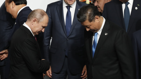 在2019年6月28日與日本大阪舉行的G20峰會上，習近平和普京會面