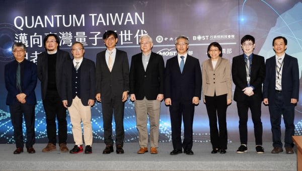 面对科技大厂纷纷投入量子技术研发，中华民国科技部昨日携手中研院、经济部一起宣示台湾将迈向量子世代。另外，光电科技工业协进会董事长邰中和也表示，台湾有实力成为亚洲科技中心。