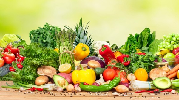 在日常生活中，多吃一些水果和蔬菜均有活血化瘀的功效。