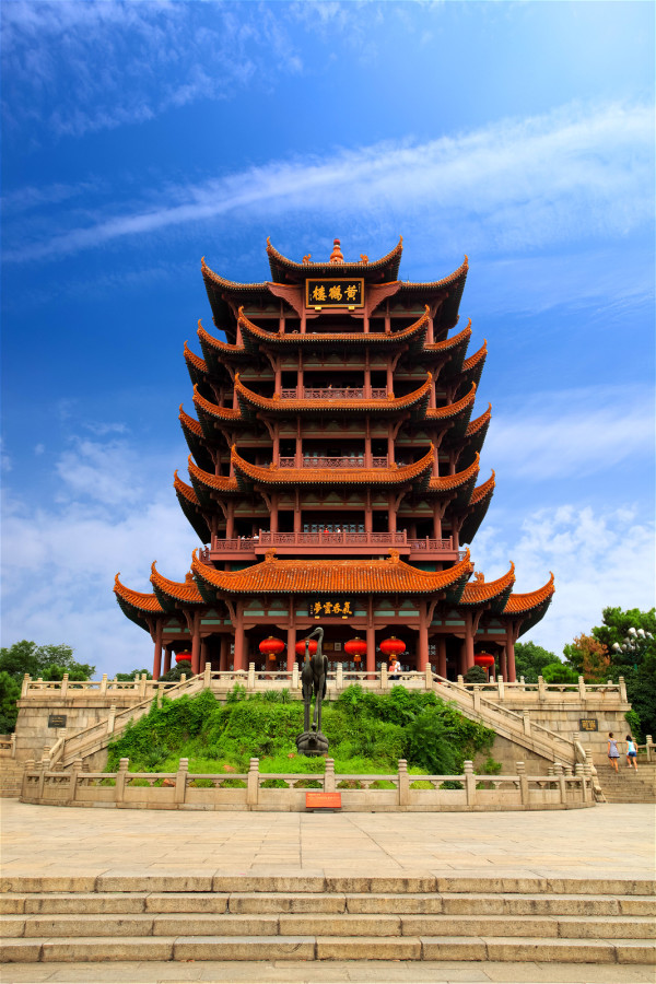 黄鹤楼有“天下江山第一楼”的美誉，是武汉市的标志性建筑。